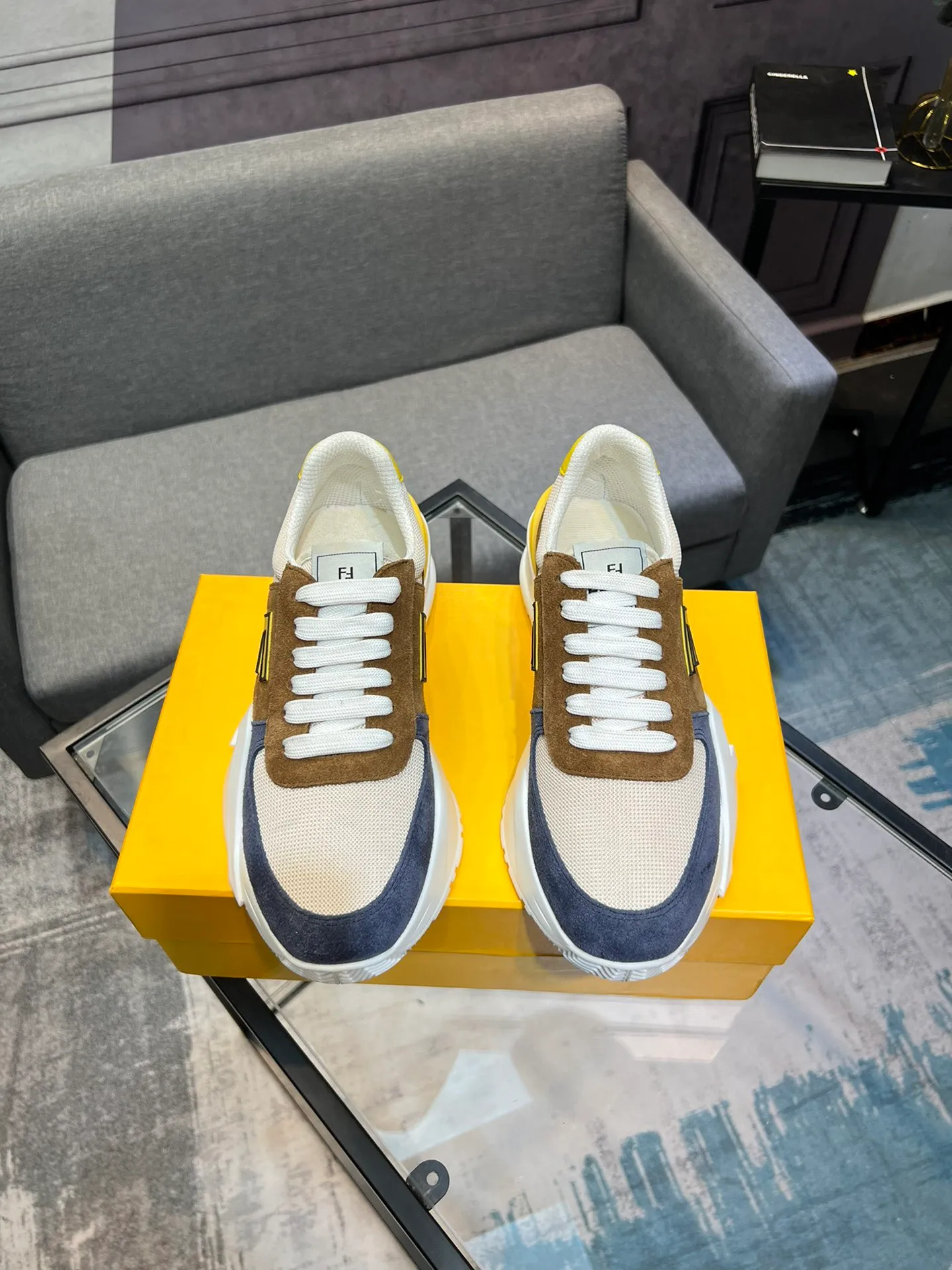 Men's shoes 💰540 FENDI men's fashionable casual shoes 👟Hot sale🔥 Official website 1:1 replica ⬆️Original quality - original leather - original breathable mesh lining original outsole 1:1 replica, code number 38-44 (45-46 customized)